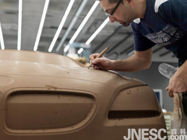 汽车设计关键一步全尺寸油泥模型